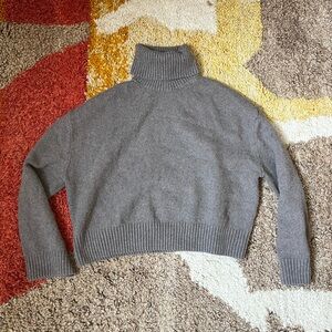 H&M Soft Taupe Brown Turtleneck in S